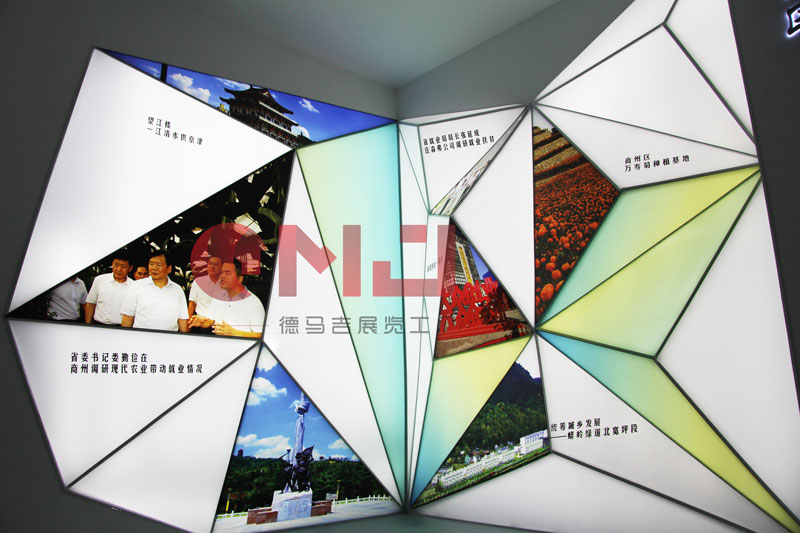 在挑选展会装修公司时应该注意什么？