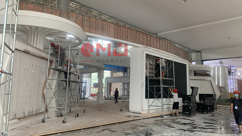 选择展厅搭建公司时应该注意什么？