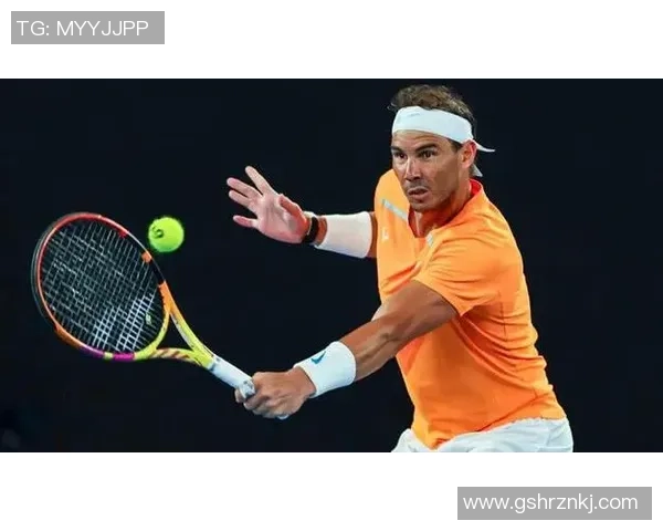 被撞飞的足球明星重返赛场的励志故事与人生转折